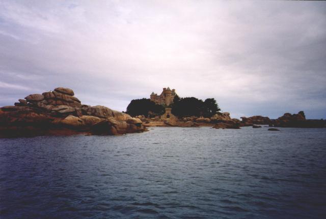 Entrance to Ploumanach harbour